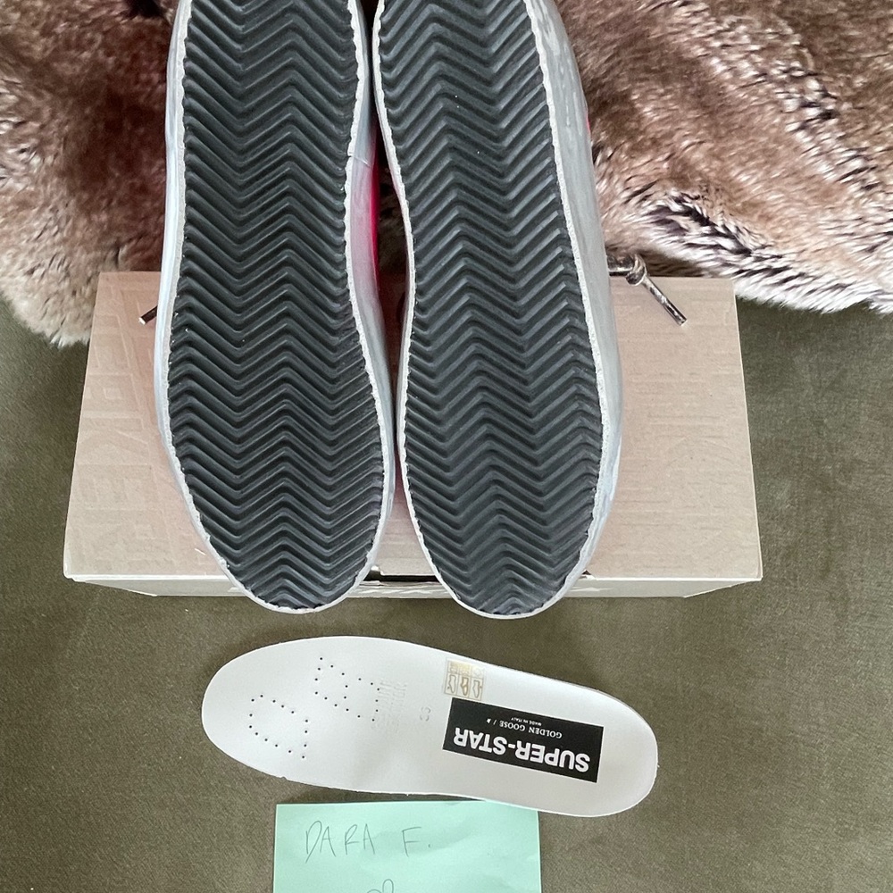 New Golden Goose neon pink Superstar. Size 36. - Picture 5 of 11